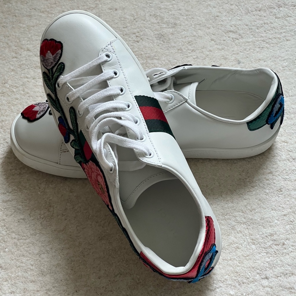 Gucci Ace White Sneakers with Floral Embroidery